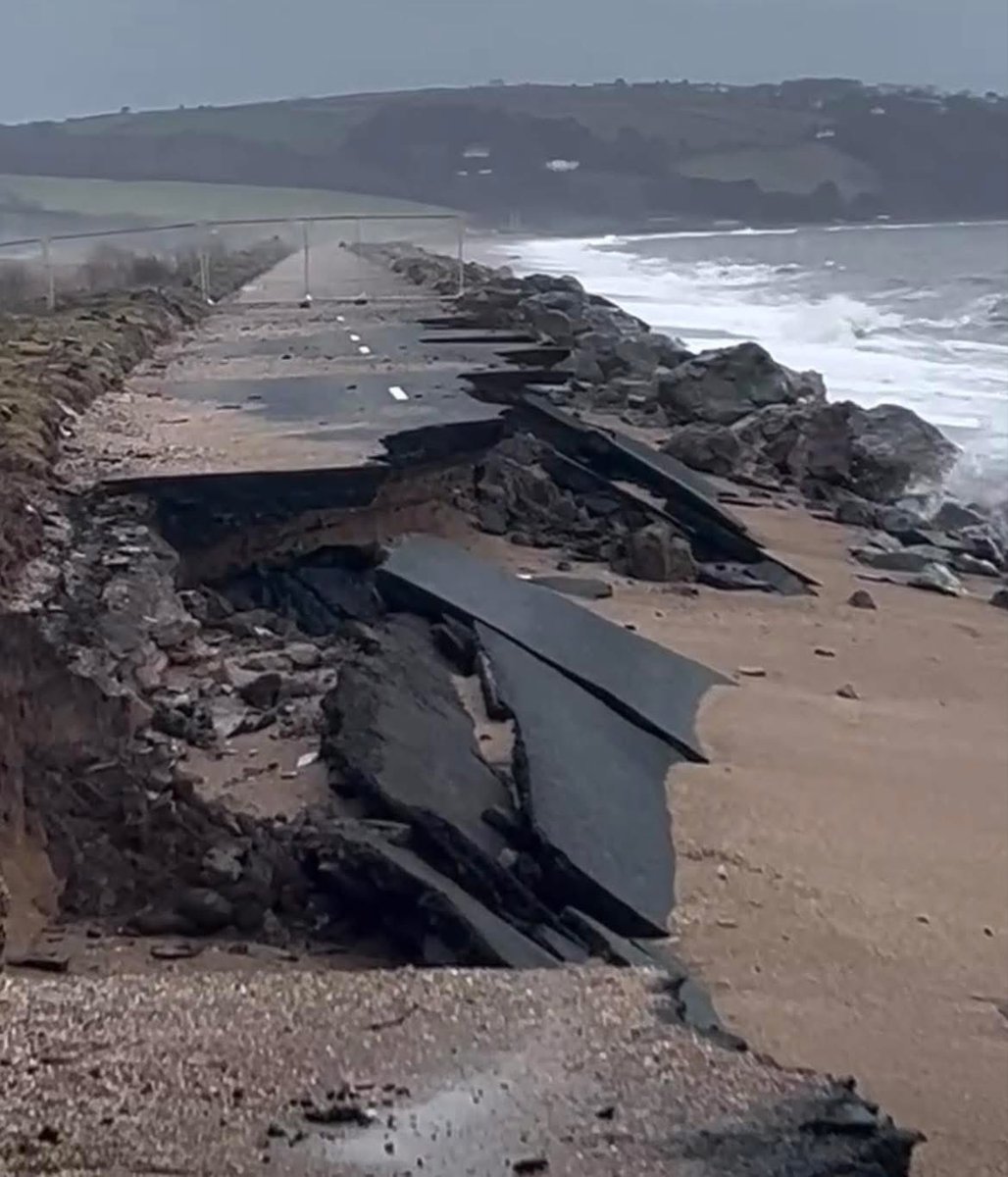 StartBayInn's tweet image. Thank you to all who have signed &amp;amp; shared &amp;amp; have been kind &amp;amp; caring. This #petition is time sensitive, we need 100,000 signatures 🥺⁣

carolinevoaden.com/coastal-erosio…
⁣
If it doesn’t submit the first time please try again, it was second time for me 🙃⁣

#SaveStartBay #SaveOurLey