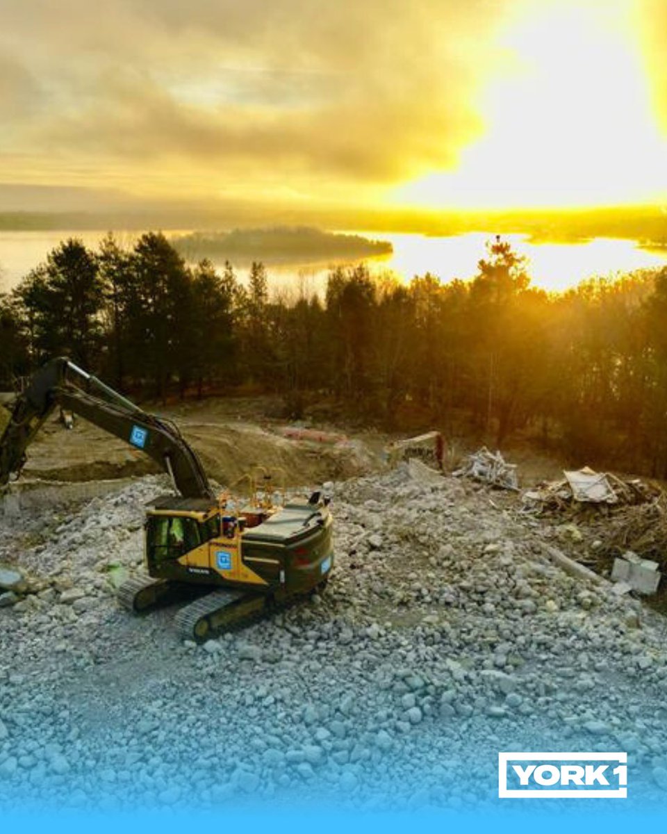 YORK1News's tweet photo. 📸 Photos from our demo site in Sudbury looking frosty! Former St. Joseph’s Health Centre is now 100% demolished! Making way for the future. 

@PanoramicProperties
@oademolitionc

#sudbury #CORCertified #ISO45001 #demolition https://t.co/0WlmyvFDzC