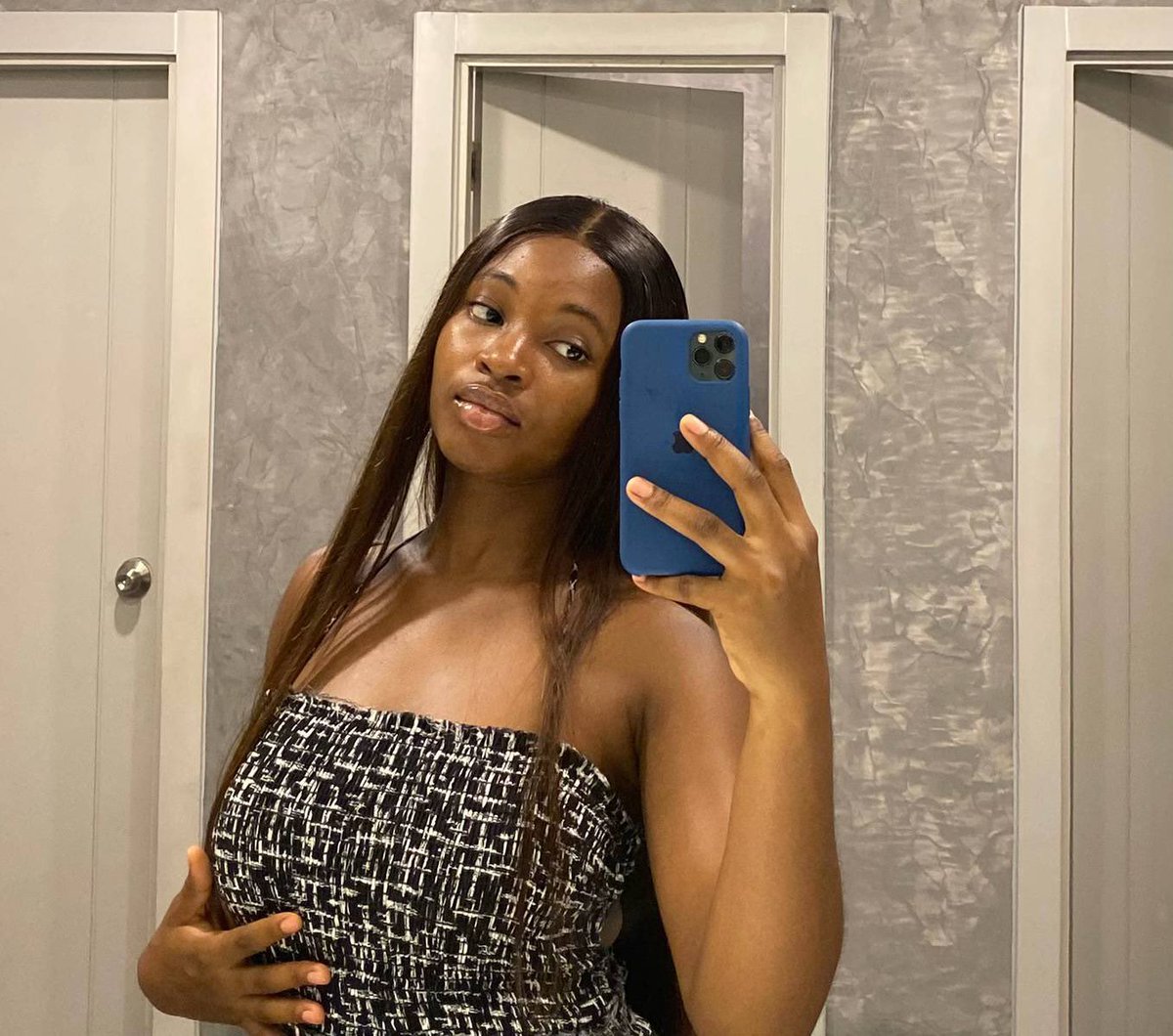 shelovesbrown_'s tweet image. Is there any Barcelona fan who loves Manchester United like I do? Or it’s a taboo 🥹