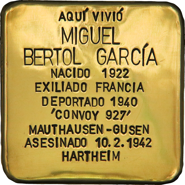 IStolpersteine's tweet photo. #OTD en 1942 fue asesinado en el castillo de Hartheim
MIGUEL BERTOL GARCÍA
🔻 #deportado
#Convoy927
En la puerta de que fue su casa, en la ciudad de Madrid, un 🟨 #Stolpersteine le recuerda.
"Una piedra, un nombre, una persona"
#RememberHartheim https://t.co/SxkK5cbMvW