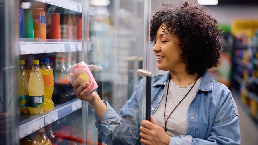 atriushealth's tweet photo. Gut health is having a moment, and it all starts with feeding the “good” bacteria that keep your digestion and immunity in balance. Suzanne Russell-Curtis, RDN, answers the question, “Do trendy prebiotic sodas actually help support a healthier gut?” https://t.co/YBSrOKJITD https://t.co/1aEPReEFH1
