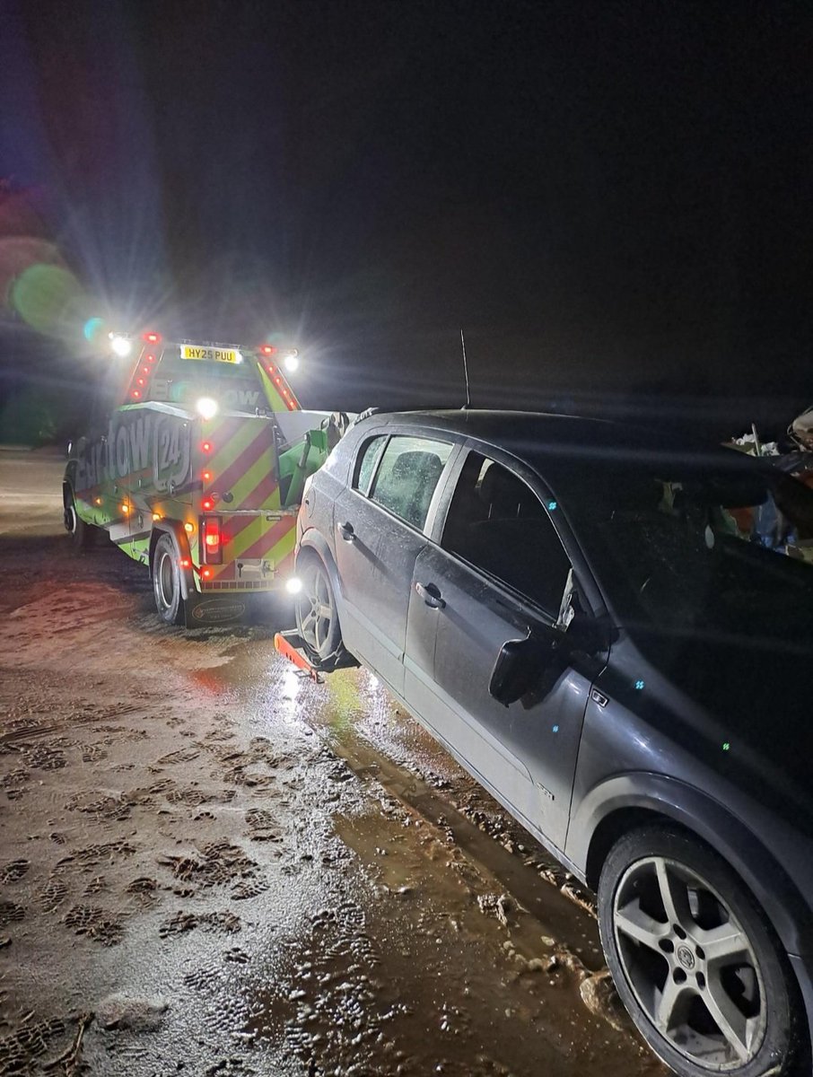 Vehicle failed to stop for Police in #Hereford yesterday (9th Jan 26). The vehicle was later found abandoned and recovered. The driver is still outstanding. Anyone with any information please let us know via our website quoting incident 308_i_09022026.