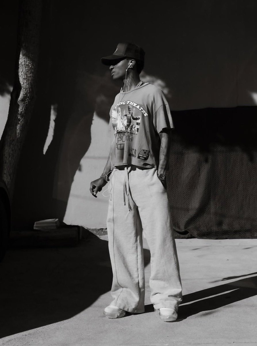 𝗕𝗔𝗥𝗡𝗬 𝗢 tweet media