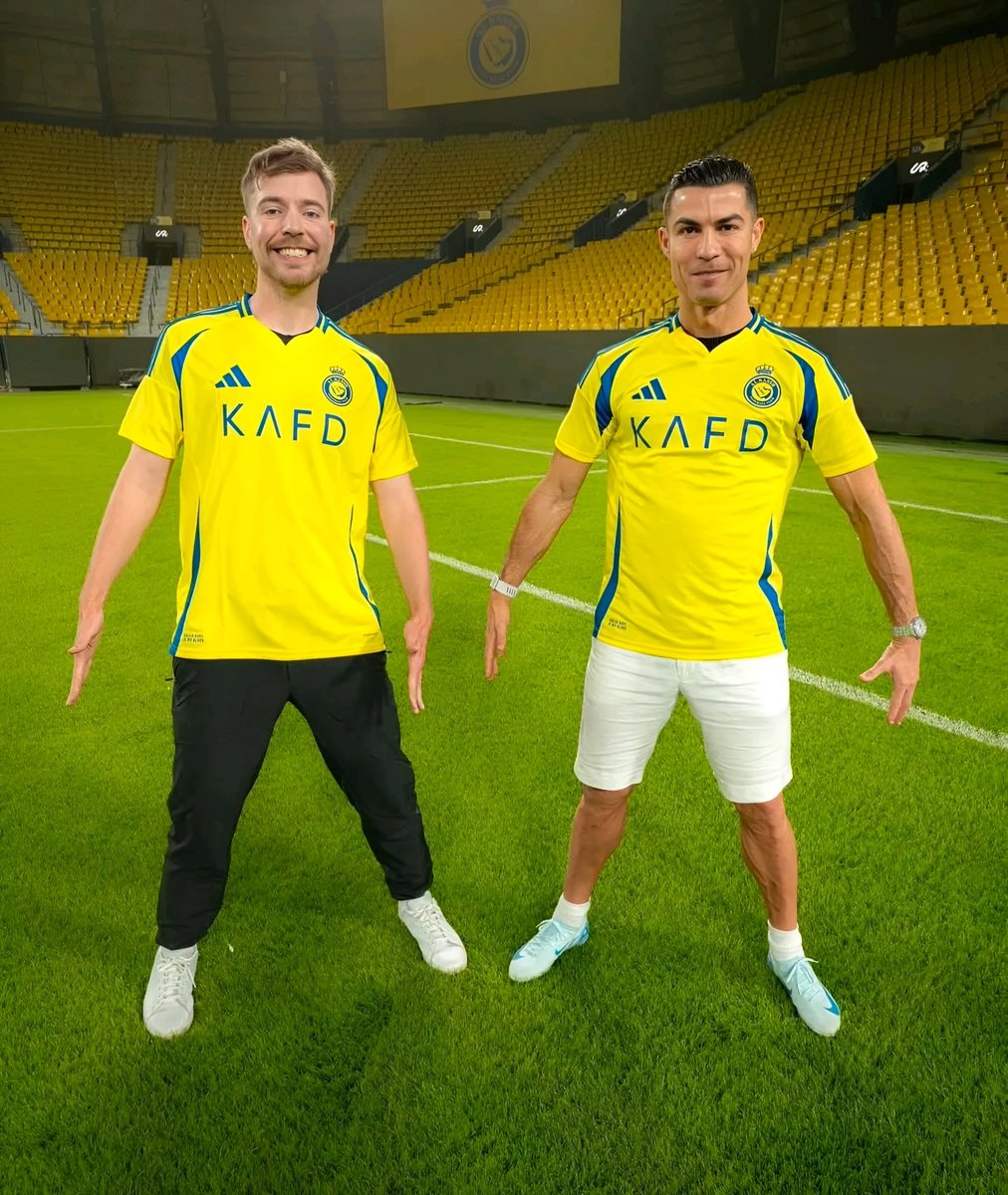 Hey <a href="/grok/">Grok</a> , Remove the richest person from this picture.