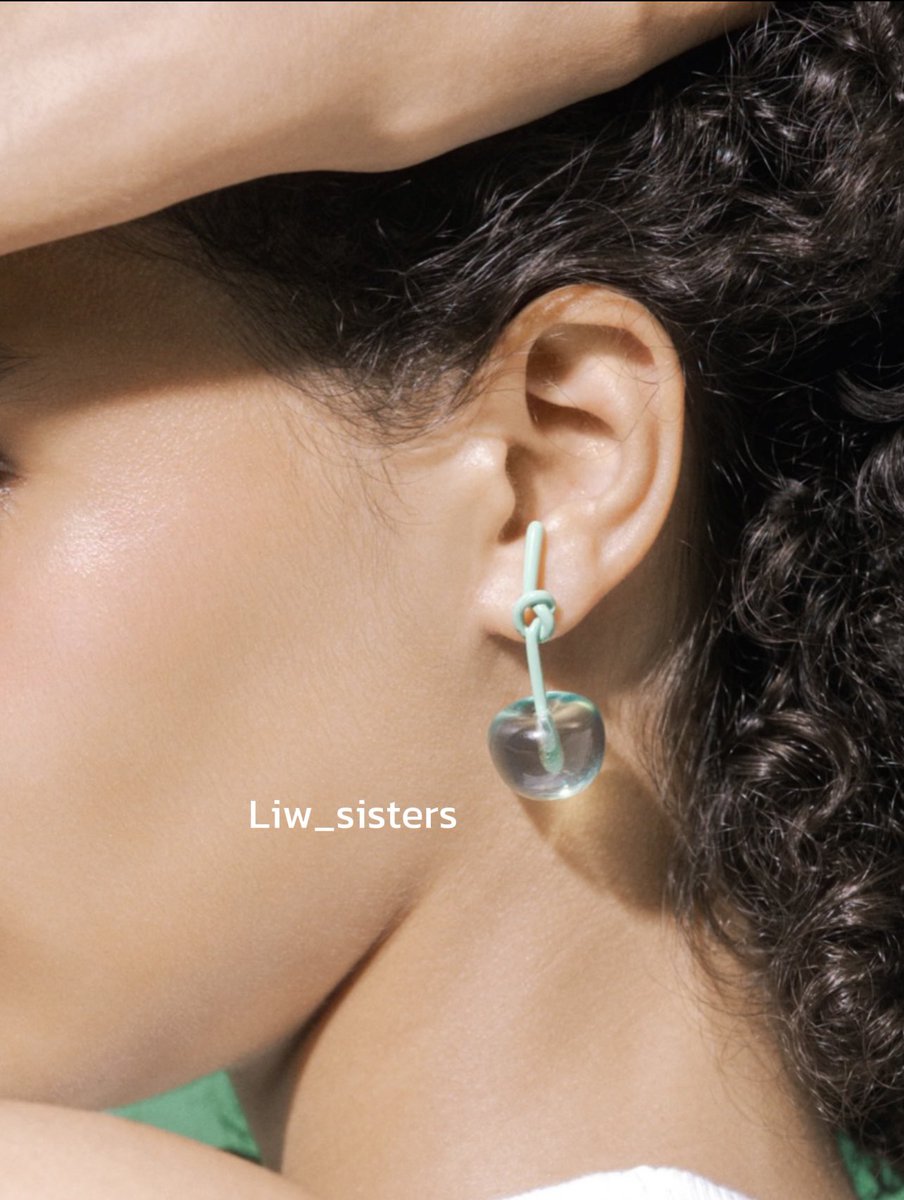Liw_sisters tweet media