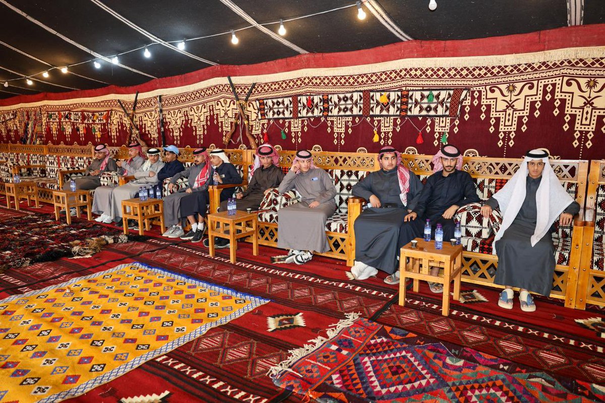 #جلسه_حوارية |

نفّذت غرفة الحدود الشمالية ممثلةً بـ #بيت_أعمال_الشمالية الجلسة الحوارية بعنوان برامج وممكنات صندوق تنمية الموارد البشرية – هدف، بحضور رواد الأعمال والمهتمين، بهدف التعريف ببرامج الدعم والتمكين للقطاع الخاص وتعزيز بيئة الأعمال في المنطقة.