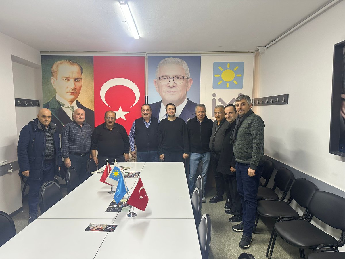 Ramazan ayı hazırlıkları kapsamında ilçemizde; iftar sofraları ve ihtiyaç sahiplerine yönelik yapılabilecek çalışmaları muhtarlıklarımız aracılığıyla değerlendirdik.
11 mahallede sokak sokak, ev ev dayanışmayı büyütmeye devam edeceğiz. 🌙
<a href="/mbcakiroglu/">Mehmet Burak ÇAKIROĞLU</a> <a href="/Yucel_Coskun/">Yücel Coşkun</a> <a href="/mesutdursunn/">mesutdursun</a>