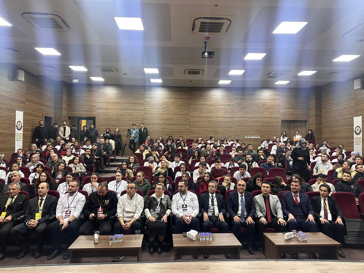 VTopcuogluMTAL's tweet photo. MEB 2. Uluslararası Gastronomi ve Aşçılık Yarışmasında
okulumuz  Vedat Topçuoğlu Mesleki ve Teknik Anadolu Lisesi Güneydoğu Anadolu Bölge https://t.co/LjywPIeaKp olmuştur.Emeği geçen öğrencilerimize,öğretmenlerimize ve idarecilerimize teşekkür ediyorum.
İyiki varsınız. https://t.co/PUhnlOr0cu