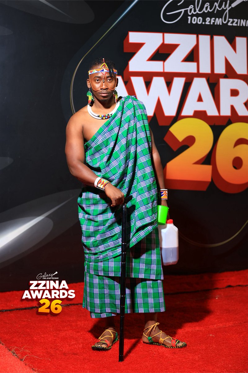 GalaxyFMUg's tweet photo. #ZzinaAwards26 Breakthrough nominee @SqoopLarma ekintu akiwanise 😂

#ZzinaLifeStyle https://t.co/88ke3jCbrw