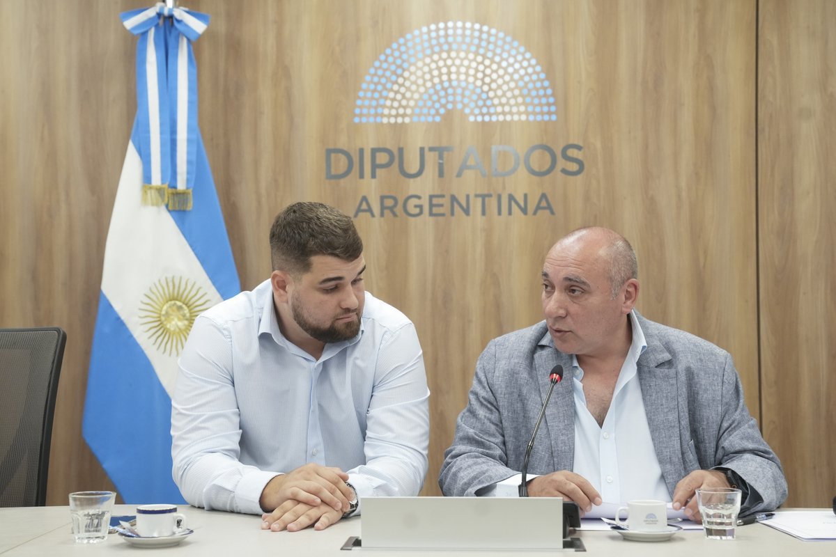 ✋| DESIGNACIÓN DE AUTORIDADES

✅Presidencia:  <a href="/josepeluc_sj/">Jose Peluc</a> - LLA
✅Vicepresidencia 1ra: En reserva - UxP
✅Vicepresidencia 2da: En reserva - LLA
✅Secretaria 1ra: <a href="/DarioSchneider5/">Dario Schneider🧉</a> - UCR
✅Secretaria 2da: En Reserva - Provincias Unidas
✅Secretaria 3ra:  En Reserva - UxP