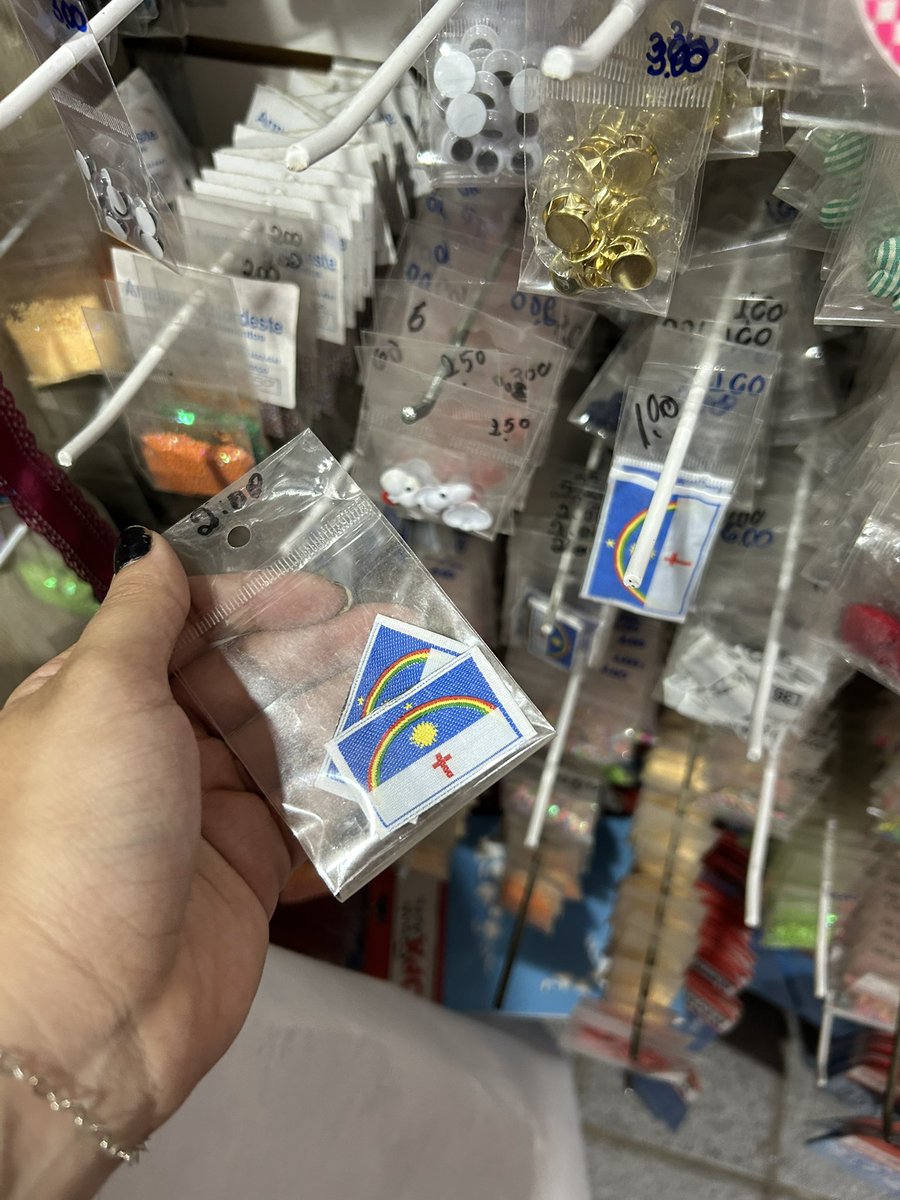 87isour's tweet photo. Nmrl Pernambuco é um hit vc encontra a bandeira de qualquer forma nem amo https://t.co/ZHALeZd4Pr
