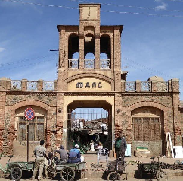 Nati51850's tweet photo. @EritreanPress ለሀገር  ተቆርቋሪ የለለበት  ባዶ እና  ታሪክ የለለው  ሀገር ብኖር በዓለማችን ፕሬዚዳንቱ ሀገሩ አንድ ዓይነት ፡  ማለትም ዘለዓለም የማያልፍለት ሀገር https://t.co/5NAkFU14YT