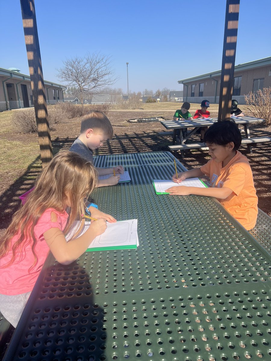 Mrs. Smith tweet media