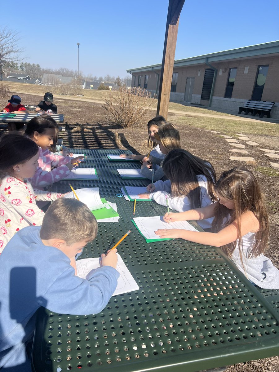 Mrs. Smith tweet media