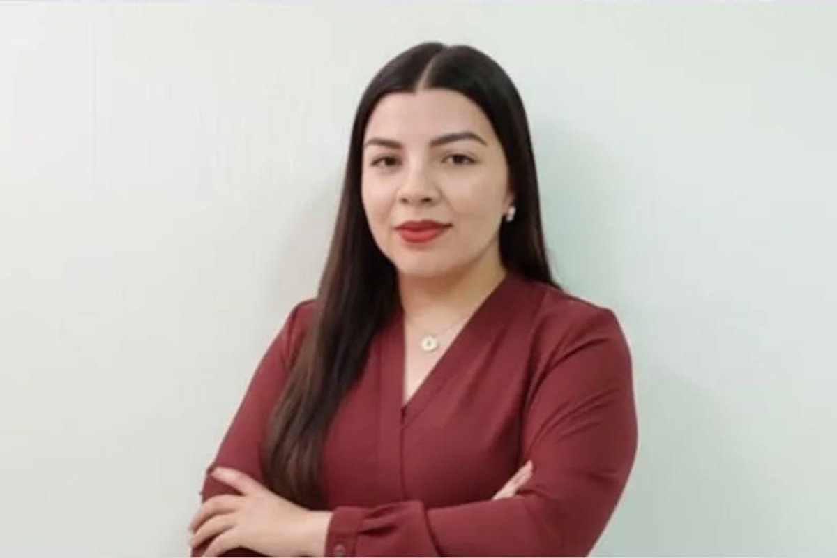 La alcaldesa sustituta del narco anterior de tequila Jalisco también es narca, no tiene porque extrañarnos, en morena es un requisito.
Se llama Lorena Marisol Rodríguez, ese color marrón es el institucional del narco gobierno.