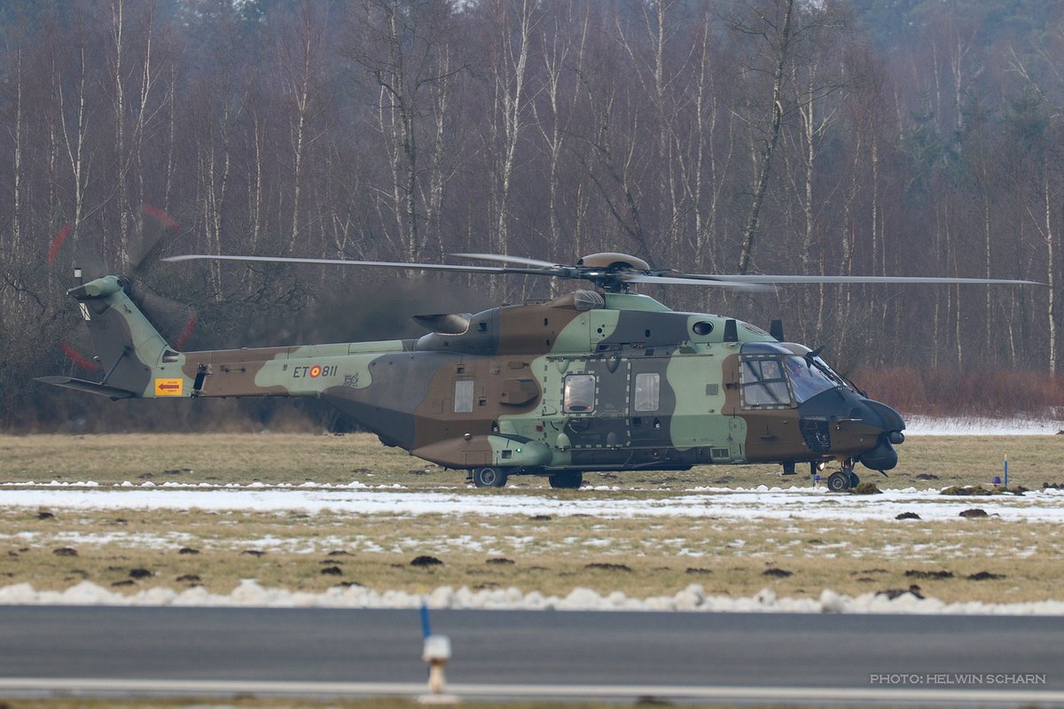 ScharnHelwin's tweet photo. #SteadfastDart kommt in die Puschen. Heute (10.02.26) sind die 🇪🇸 und 🇮🇹 #Heeresflieger mit 6 bzw 4 Helis bei uns im Norden eingetroffen. Der Preis für das beste Aussehen geht an die spanischen NH90😉. #NATO https://t.co/G2gtHIS3WC
