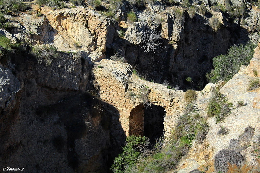 Puente de la Mora. Barranco del Tesoro. Sorbas. #Almería.
(Fotografía de jotomo62 en Flickr)
