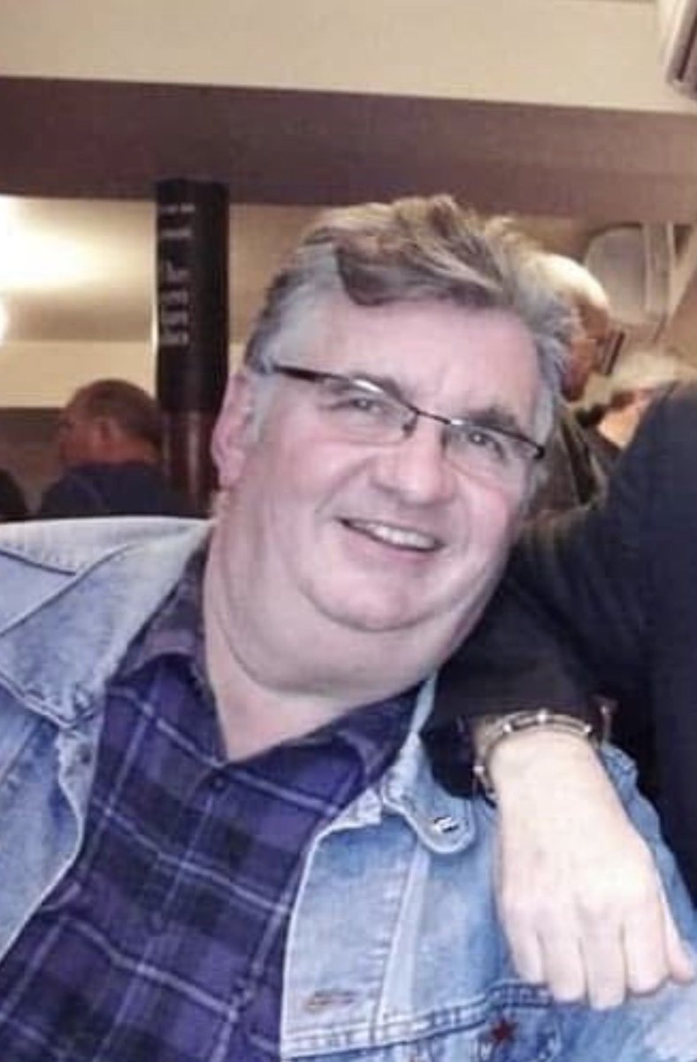 BanburyUK's tweet image. At #themany event last night, we payed tribute to the late, great Karl Stratton who organised with Tony Benn and @jeremycorbyn 

Karl’s family gifted me a pamphlet and it was only today I realised it was signed by Tony Benn himself!

Amidst the noise these moment are so precious