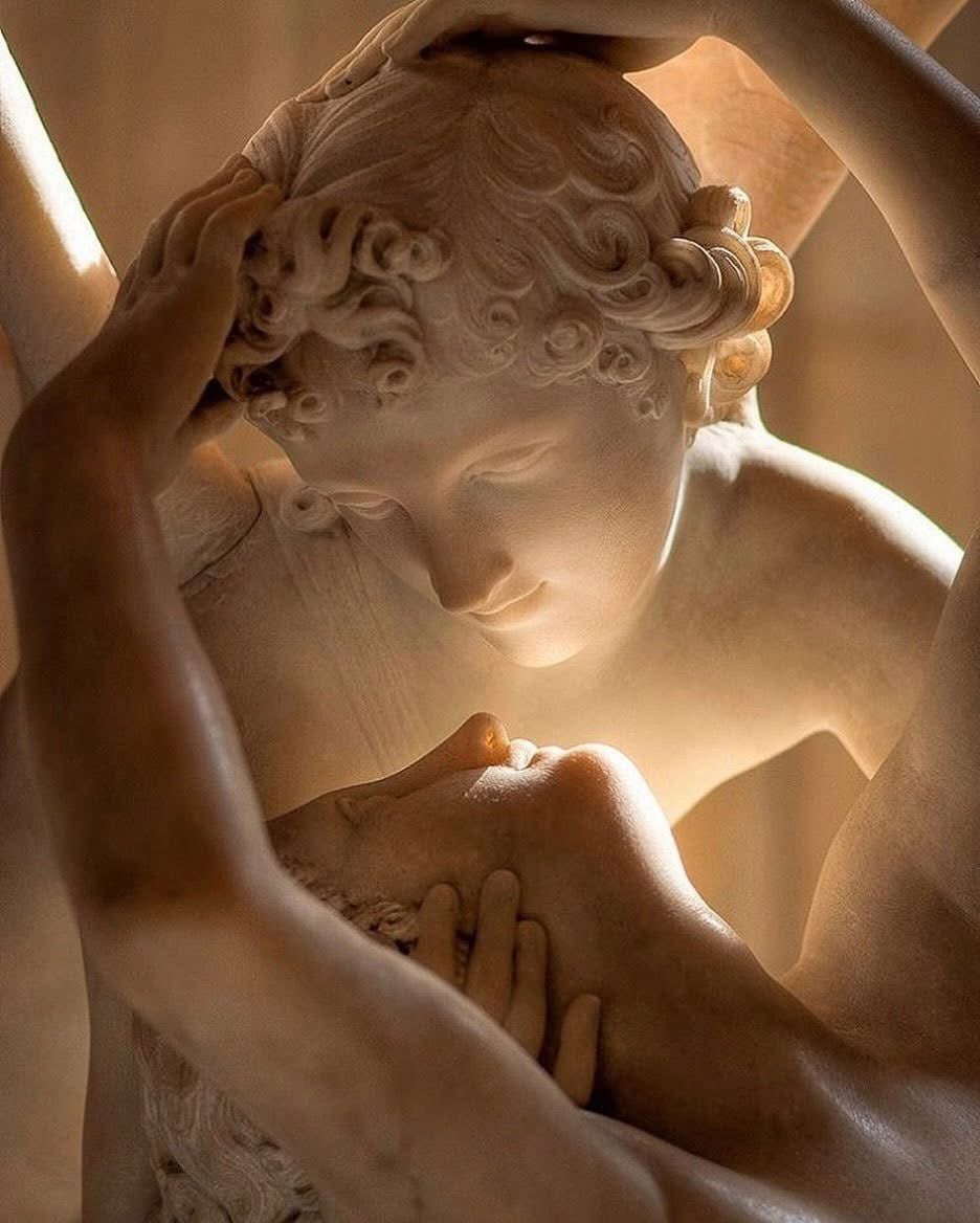 Psique revivida por El beso de Cupido Escultura de Antonio Canova