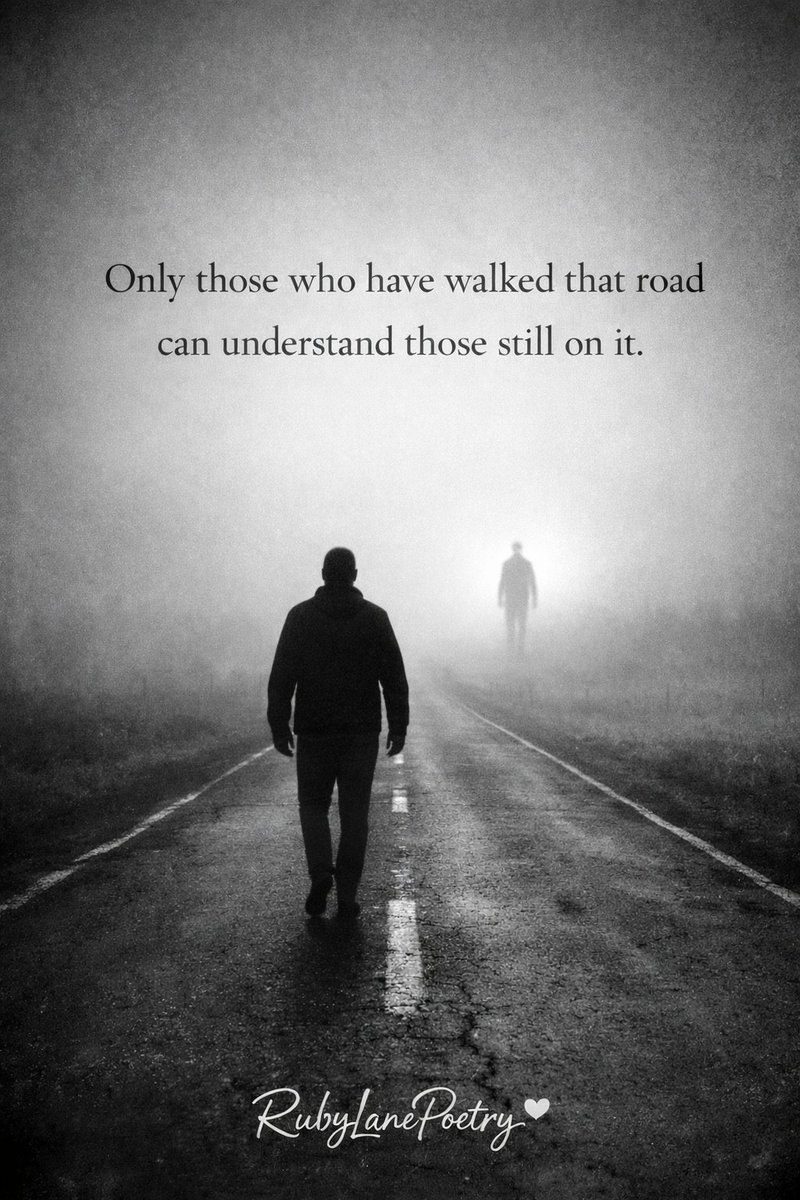 RubyLanePoetry's tweet image. Only those who’ve walked that road understand. 🖤

#RubyLanePoetry #CinematicPoetry #SoulfulQuotes #PoeticJourney #BlackAndWhiteArt