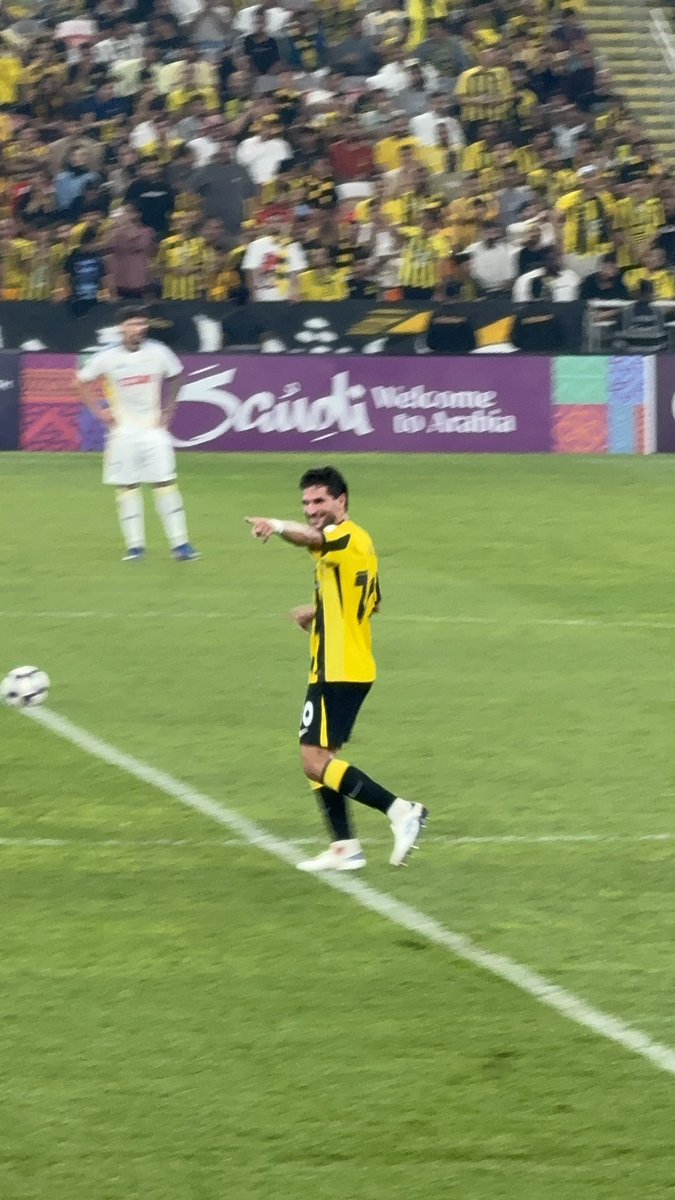 Olpaz90's tweet photo. أعلم من هو لاعبي!
🐐💛💛💛💛💛💛💛💛💛💛
@HoussemAouar https://t.co/ZJDqVLy9pc