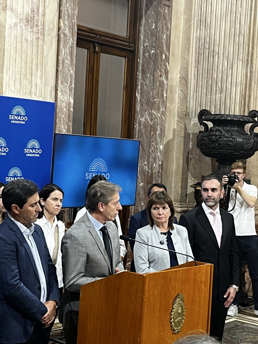 Pobre Crisólogo...de esto no se vuelve. Mañana velan a la UCR