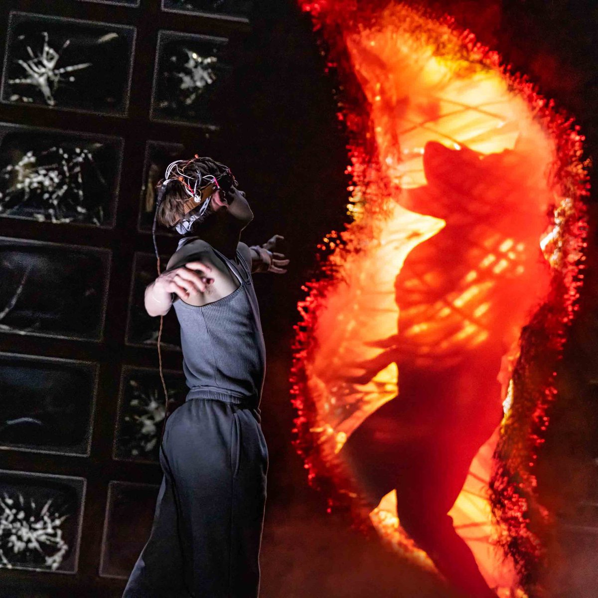 SThingsSpoilers's tweet image. REPORT: Netflix is set to release a professionally filmed version of the stage show #StrangerThings: The First Shadow.