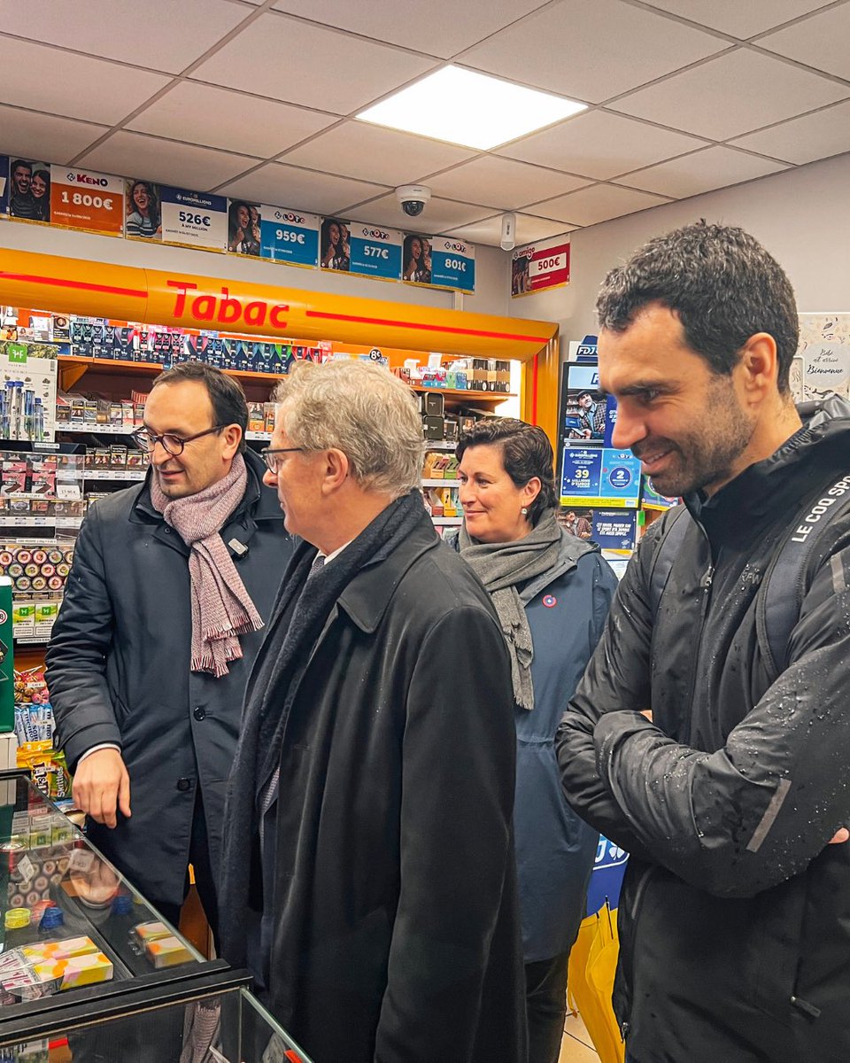 📸 1 Jour – 1 Quartier | Avenue de la République &amp; Barrière Judaïque

Retour en images sur la matinée de rencontres de Thomas Cazenave autour de la barrière Judaïque, accompagné de Danièle Dérogis, présidente de l’association des commerçants et riverains depuis 30 ans.
