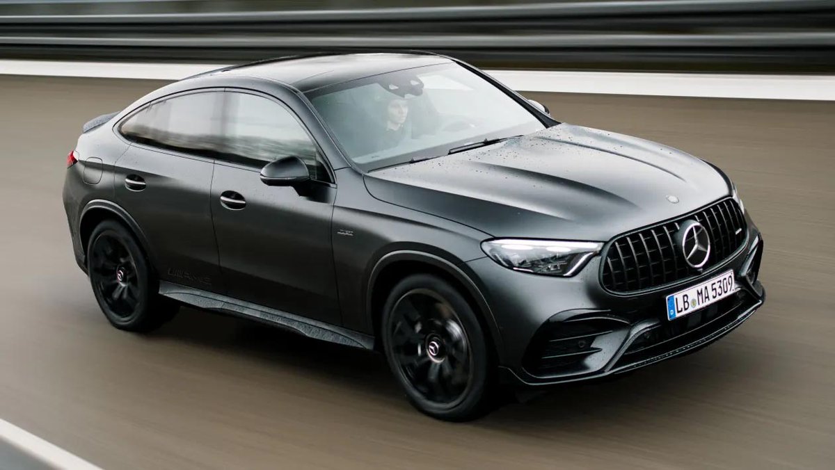 MercedesBenzFor's tweet photo. The new Mercedes-AMG GLC 53
442 hp 🔥
0-62 mph in 4.2 sec ⏱️
Drift Mode &amp; rear-wheel steering 😎
An SUV with character – power, style, and a sound you feel. https://t.co/DcSVDXeXED