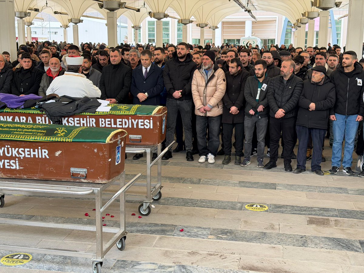 gfb06ankara's tweet photo. Gecekondu grubunun emektarlarından Tekin Huylu’nun rahmetli olan babasının cenazesine katıldık. Ailesine ve sevenlerine baş sağlığı dileriz. https://t.co/RraTh0KrnO