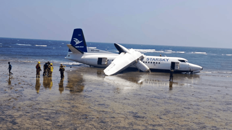 CyrilNdegeya's tweet photo. A Fokker 50 crashed on the sea shores today in Mogadishu.

Read more on #GroundTime

https://t.co/4EVizDcWey

@Jadouwihanganye @Winnie_Nga https://t.co/XZBwNBZ351