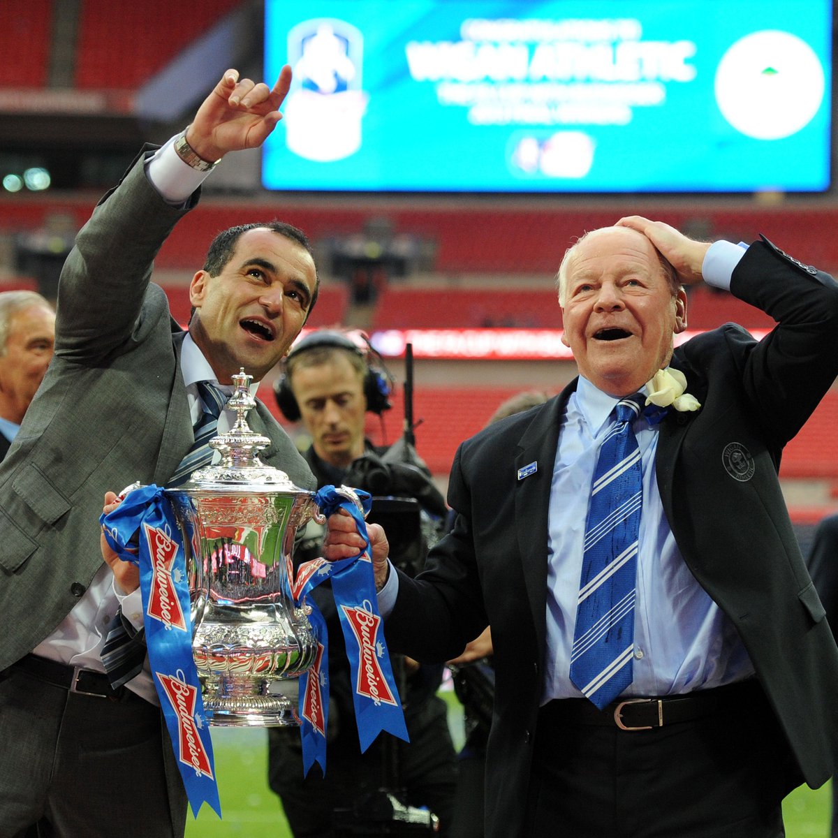 🏆 Anything can happen in the FA Cup. We know that more than anyone.

We head to Arsenal tomorrow, all together. ✊

#wafc 🔵⚪️