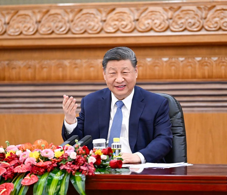 Eng_china5's tweet photo. President Xi Jinping: 

Blowing out another's lamp will not make your own shine brighter, and blocking another's path will not help you reach your destination.😁 https://t.co/DMhFTnp1Vx