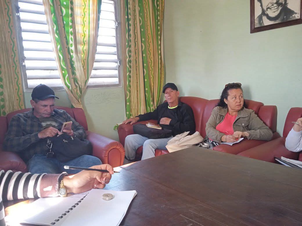 #ANAPCuba 
Se desarrolla en la mañana de hoy el buró municipal SanctiSpíritus,  se analizaron temas de la organización y se trazó una estrategia de trabajo para mantener la vitalidad de la organización de acordé a las medidas adoptadas en el país y la provincia en esta etapa