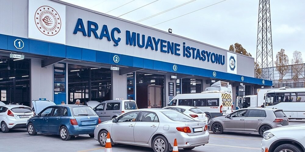 calmanmuratali's tweet photo. Cuma günü TÜVTÜRK randevum var... 

Sayın İçişleri Bakanımızdan 1 manga bordo bereli talep ediyorum. Zira normal polisi acımasızda katlediyorlar.

Koruma mangası tahsis edilmezse aracımı muayeneye götürmeyeceğim. 
**
#tüvtürk #TUVTÜRK https://t.co/fqGefW4Ree