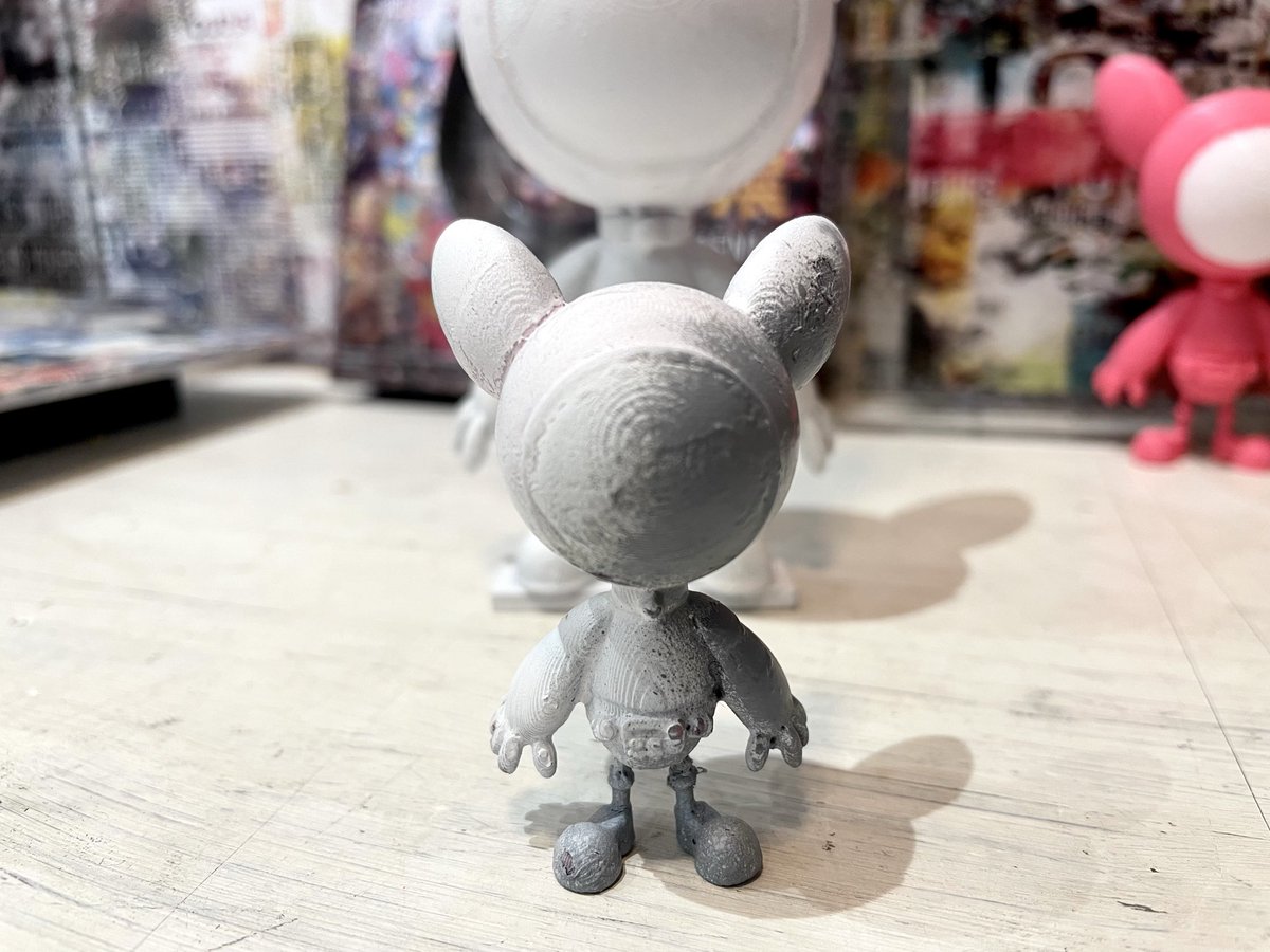 白くしてからヤスリかけてを繰り返して目指すは見た感じ石。