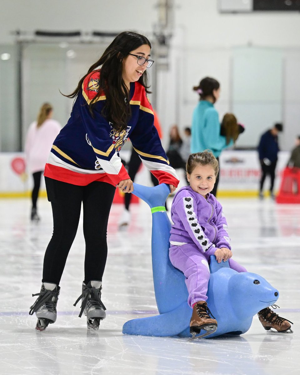 PanthersIceDen's tweet photo. We are celebrating Valentine's Day during our 1pm &amp; 8pm public skating sessions! First 50 skaters to register will receive a sweet treat at check-in🍬💘
https://t.co/iU4jBoA45r https://t.co/f2c3lyzjsy