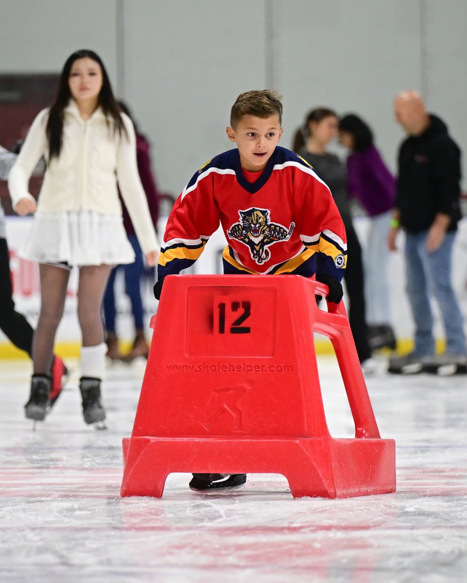 PanthersIceDen's tweet photo. We are celebrating Valentine's Day during our 1pm &amp; 8pm public skating sessions! First 50 skaters to register will receive a sweet treat at check-in🍬💘
https://t.co/iU4jBoA45r https://t.co/f2c3lyzjsy
