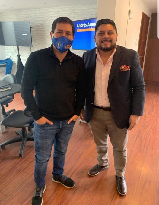 SOSECO2018's tweet image. Qué dirá el #lelo al ver a su amigo el #teton Leonardo Cortázar extraditado, hoy preso junto a Glas 🤭🤭🤭
Que no lo conoce??