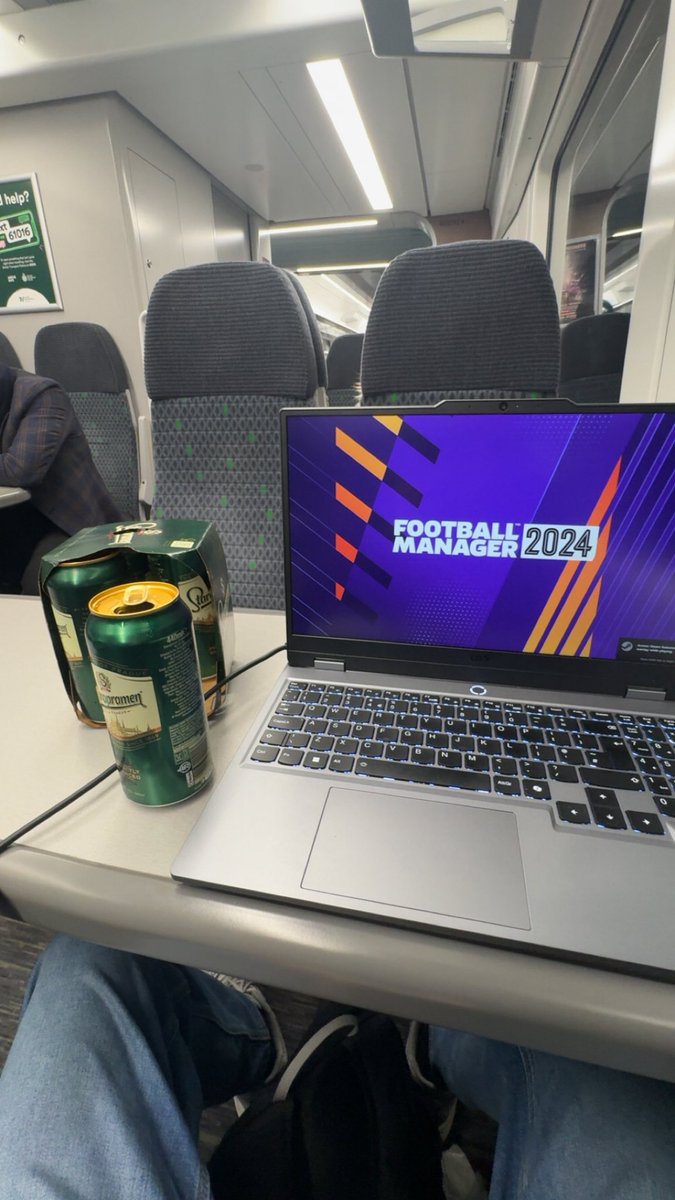 currently on my way down to Canadas visa office in london to give in biometrics. only one way to pass the time👌🏼