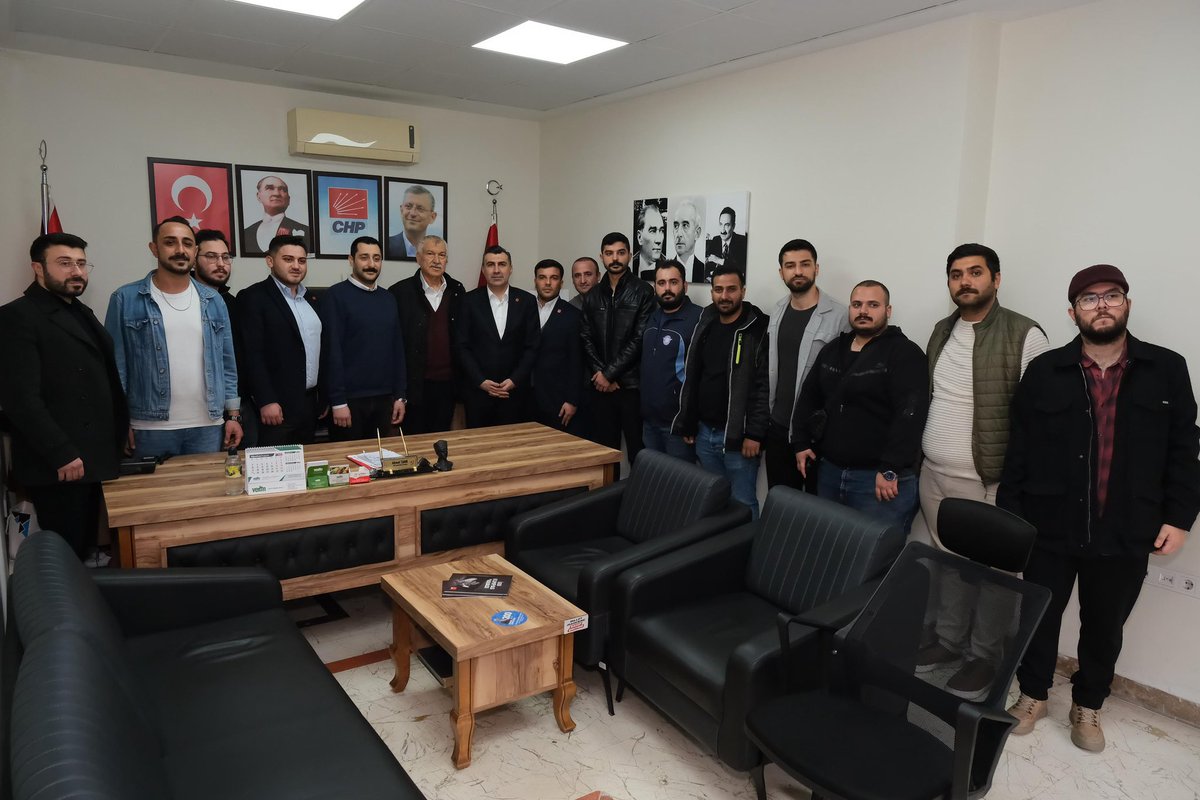 ZeydanKaralar01's tweet photo. Baba ocağımız Cumhuriyet Halk Partisi'nin Adana İl Başkanlığını ziyaret ederek İl Başkanımız Doç. Dr. Anıl Tanburoğlu ve kıymetli yol arkadaşlarımızla bir araya geldim.
Bu süreç boyunca desteğini, dayanışmasını, dualarını esirgemeyen tüm partililerimize gönülden teşekkür ediyorum.
Hep birlikte umudu büyütmek için aynı kararlılıkla çalışmaya devam edeceğiz.