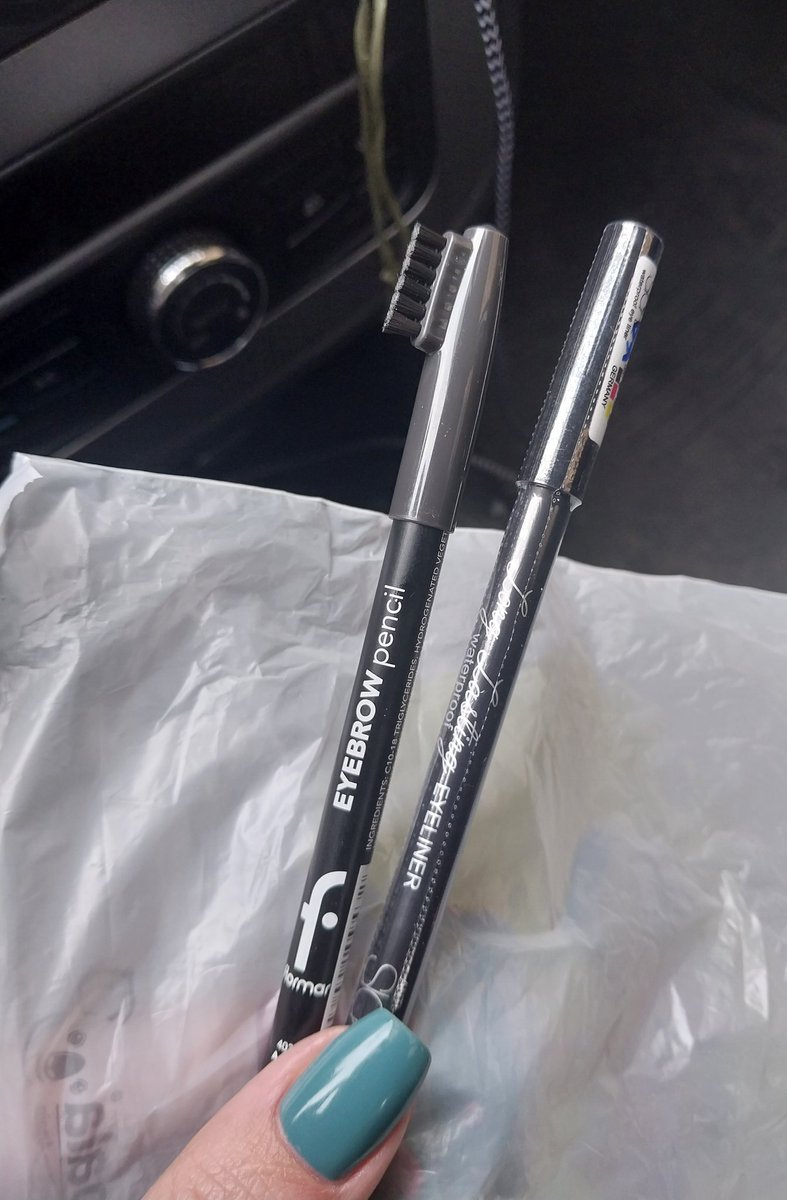 خانم نیچه tweet media