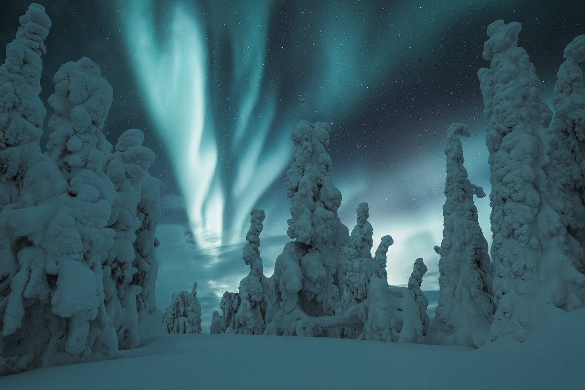 MikkoLagerstedt's tweet photo. Atmosphere at night https://t.co/iskPiNVcoo