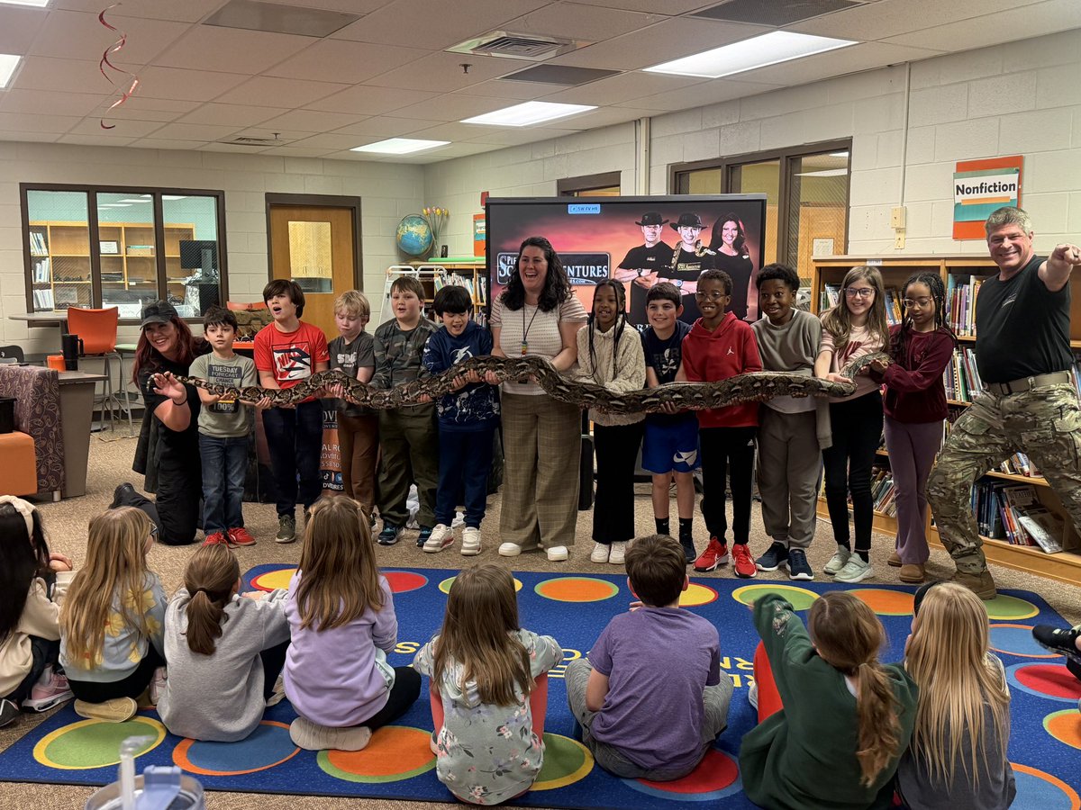 STEMTania's tweet photo. #STEMCobb #CTLA26 is exploring STEAM learning w/students @FordEScobb, diving into hands-on life science alongside @ScalyAdventures! π π¦ @CobbPLearning https://t.co/txQKJhUc8s