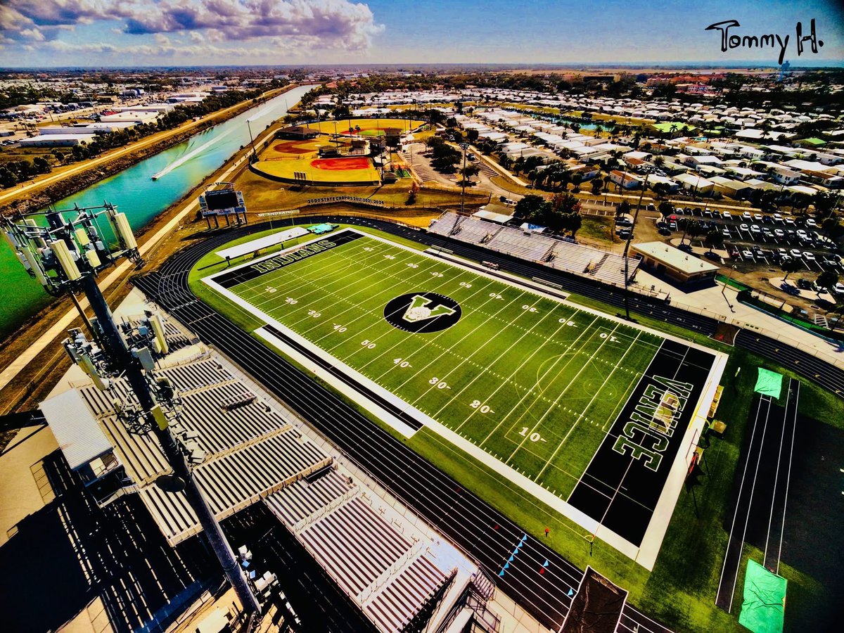 VeniceIndianFootball tweet media