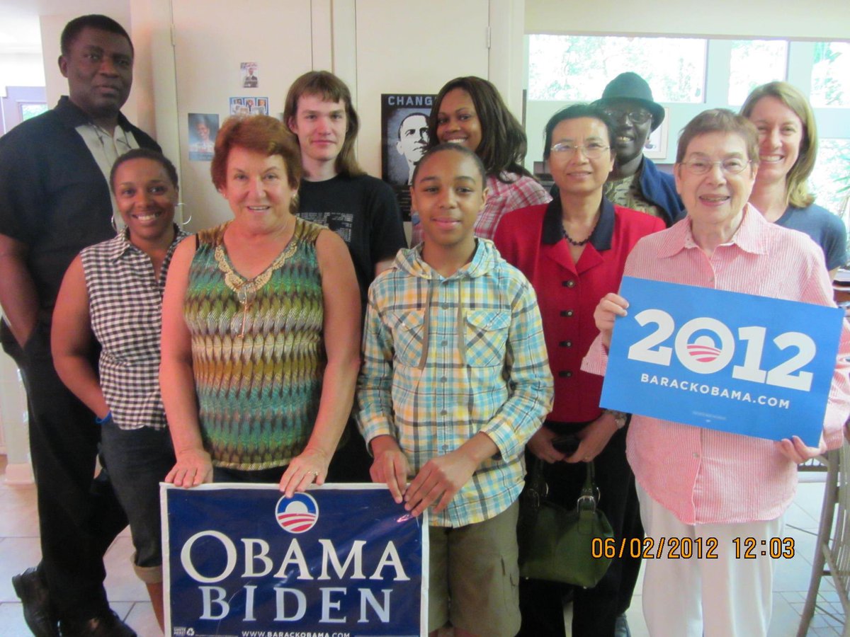 LynnDia10's tweet photo. @LqLana @BarackObama Those were βthe good ole days,β former President Obama helped me teach my son #ThisIsWhatDemocracyLooksLike
#BarackObama #President #DemsUnited #DelDems @mddems @DNC https://t.co/H1PqVoDUGp