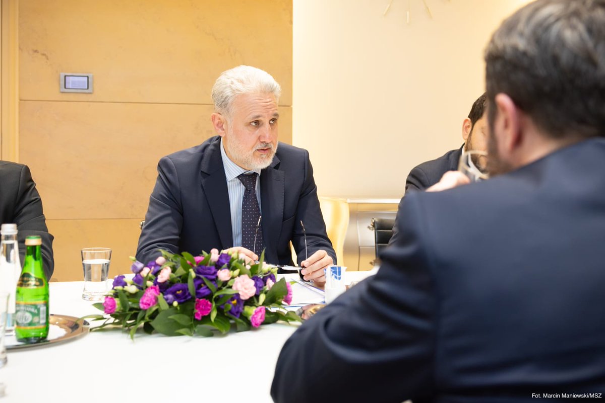 Wrapping up a productive visit to Poland with excellent meetings: <a href="/marcin_przydacz/">Marcin Przydacz</a>  at the Presidency and <a href="/RKupiecki/">Robert Kupiecki</a> at the MFA. Also had a valuable exchange with experts from the <a href="/OSW_pl/">OSW – Ośrodek Studiów Wschodnich</a> and gave an interview to <a href="/VisegradInsight/">Visegrad Insight</a>.
Thank you Ambassador <a href="/Cosmin_Onisii/">Cosmin Onisii</a>
for making