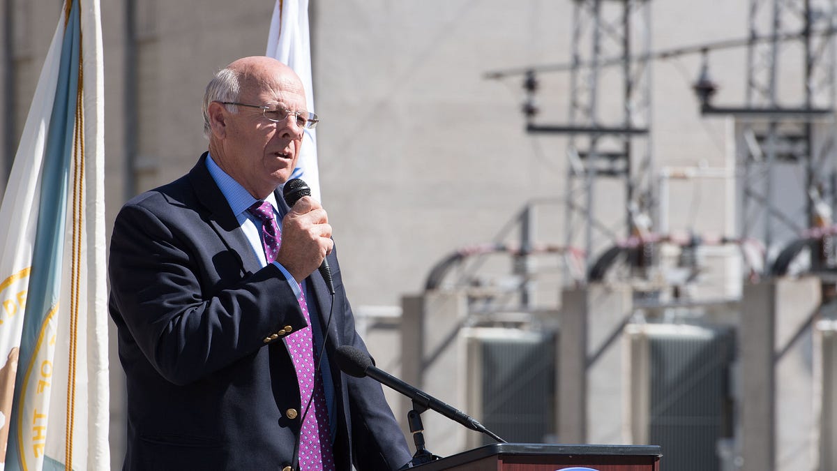 Wanna-be BLM head “Selloff Steve” Pearce has long seen our great outdoors as prime real estate for drilling and mining. That’s why he’s “one of the most deranged anti-public lands ideologues in political history” and shouldn’t be anywhere near the BLM. bit.ly/4rvZPwr