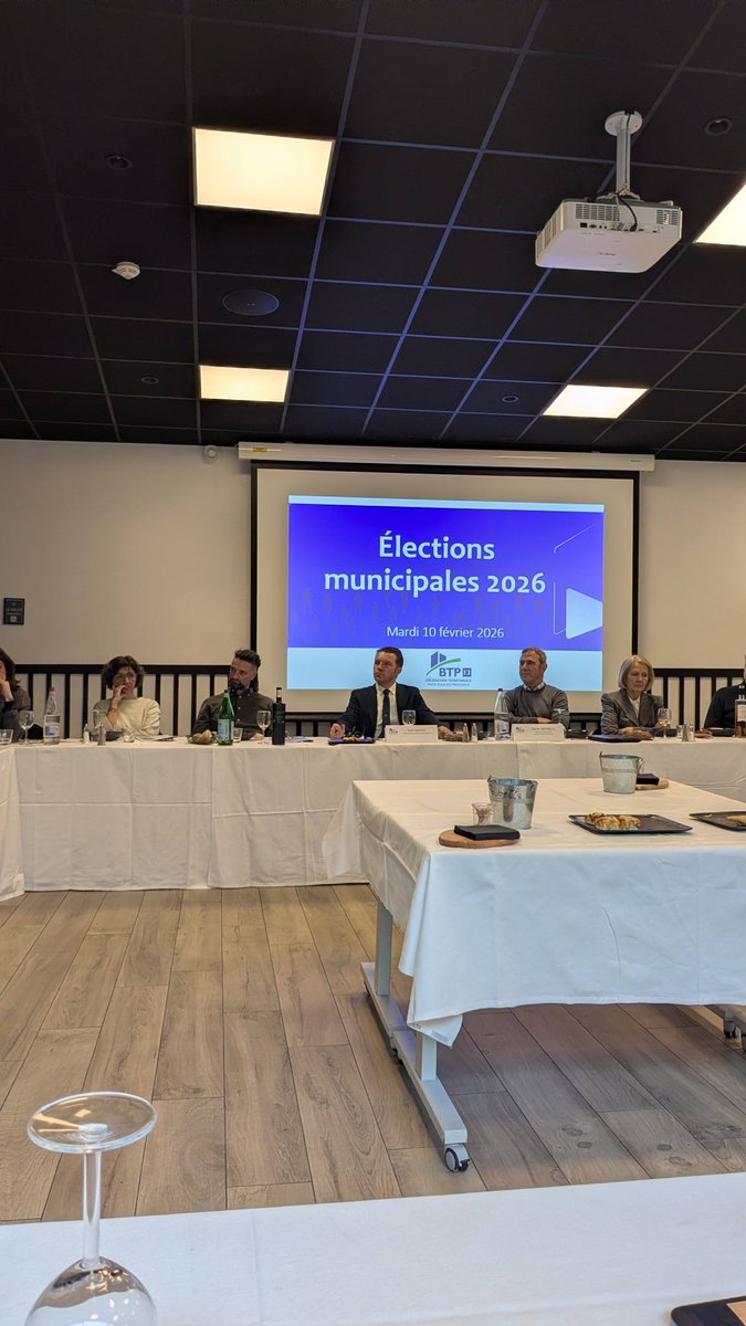 J’étais aujourd’hui aux Milles pour un déjeuner-débat organisé par la Fédération du BTP13 avec l’ensemble des candidats, à l’exception du Maire sortant.

Aujourd’hui, l’absence totale de vision municipale empêche les entreprises du bâtiment de se projeter sérieusement.