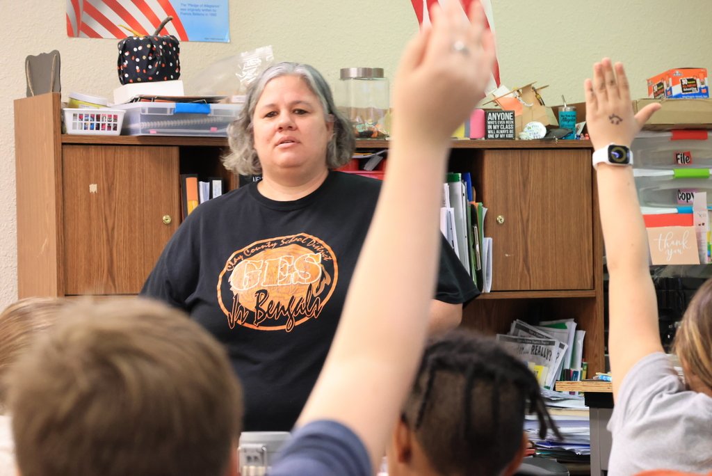 GarfieldBengals's tweet photo. It was Beatlemania in Mrs. Pfizenmaier's 4th grade class!  Their Module 7 ELA story discussed the Beatles and their rise to fame. Mrs. Pfizenmaier even sprinkled in a few songs during the unit as well! #celebrate79 https://t.co/3JZT9Kx4iQ